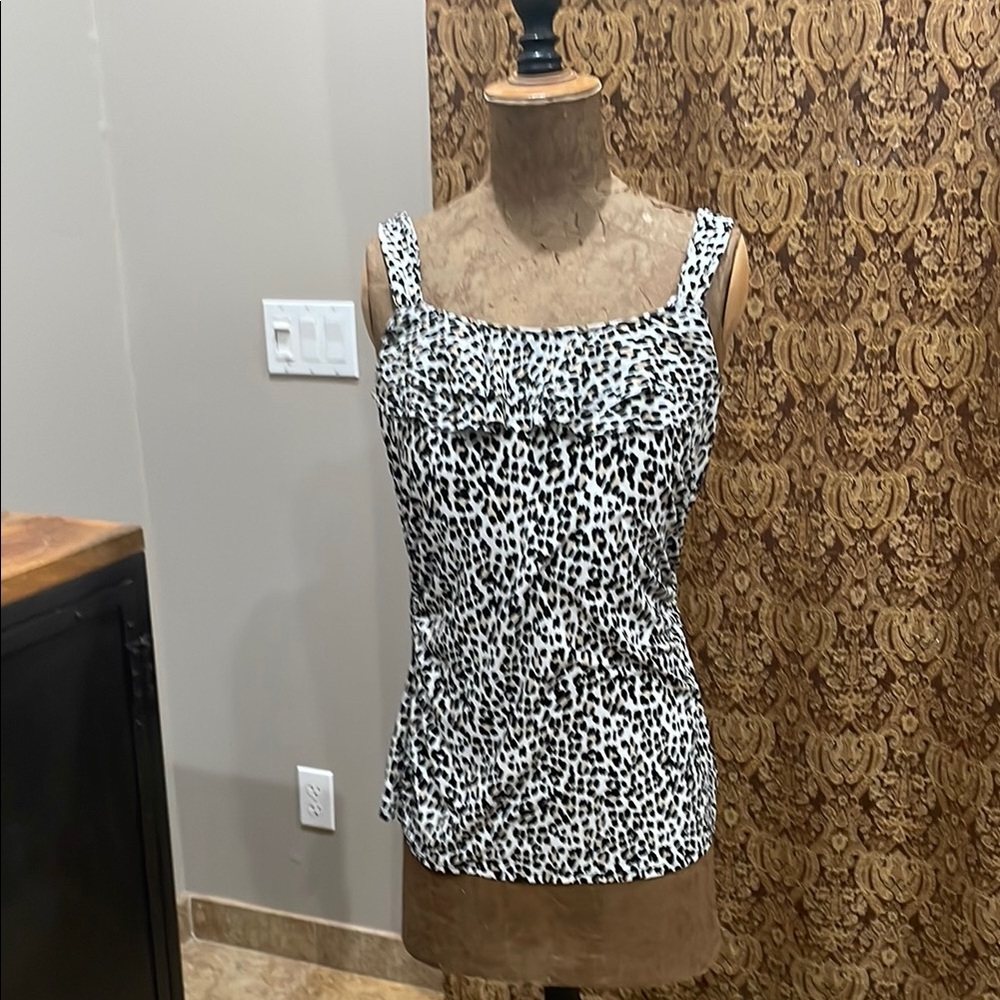 White House Black Market Black and White Fitted Sleeveless Tank